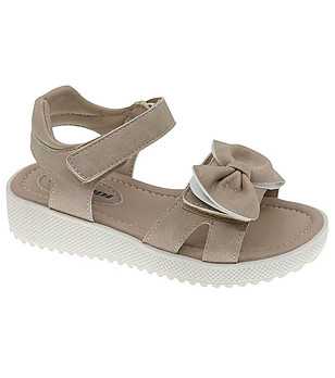 Детски сандали в цвят таупе с панделка снимка
