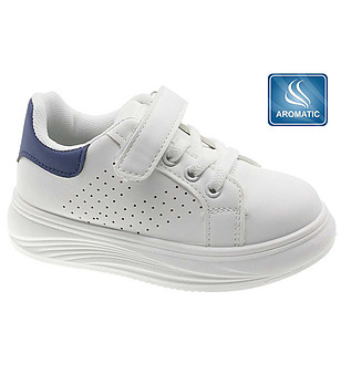 Бели детски обувки с тъмносин панел размер 25-30 снимка