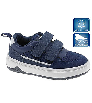 Детски обувки в тъмносиньо снимка