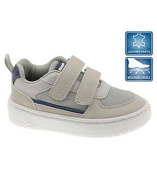 Детски обувки в сиво и бежово снимка