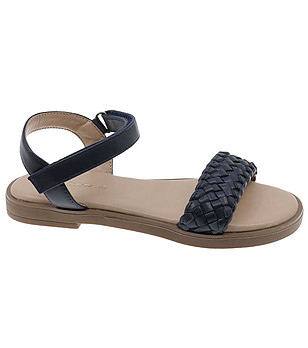 Детски сандали в тъмносин нюанс снимка