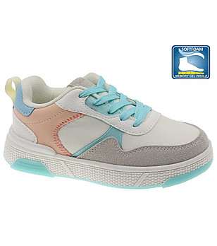 Детски сникърси в цвят слонова кост, синьо и сьомга снимка