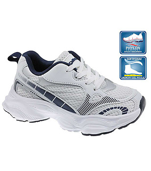 Детски маратонки в бяло и тъмносиньо снимка