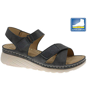 Дамски ежедневни сандали в черно снимка