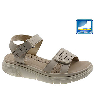 Бежови дамски ежедневни сандали снимка