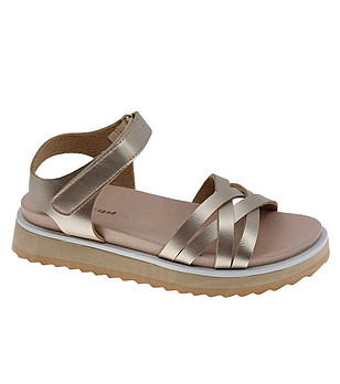 Златисти детски сандали за момиче снимка