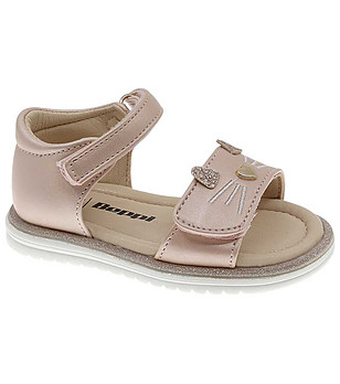 Розови бебешки сандали за момиче снимка