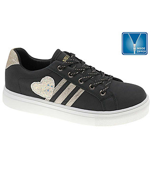 Черни детски сникърси със сърце снимка