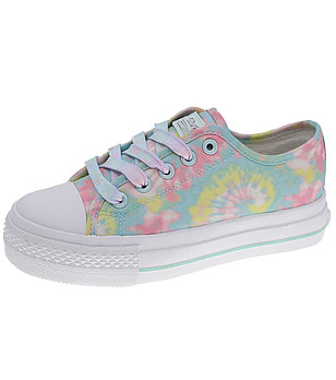 Многоцветни детски кецове снимка