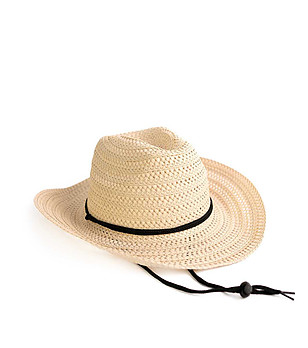 Дамска шапка в екрю с периферия Rivera снимка