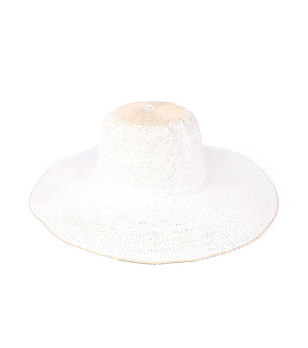 Дамска капела в екрю снимка