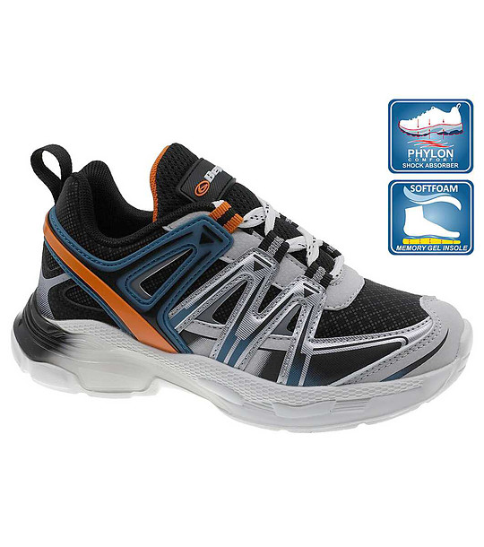 Детски маратонки в черно и сиво снимка