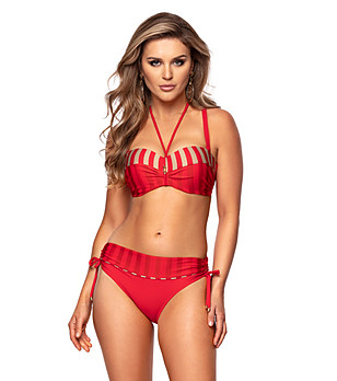 Червен бански от 2 части на райе снимка