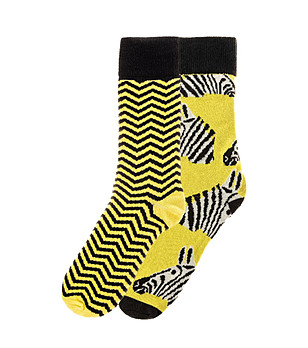 Комплект от 2 чифта памучни мъжки чорапи в жълто с афро принт снимка