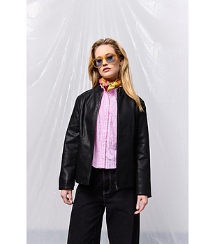 Дамско яке в черно Berta снимка