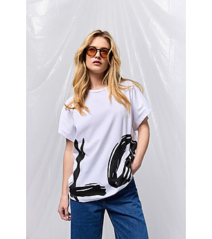 Дамска памучна тениска в бяло с черен принт Love снимка