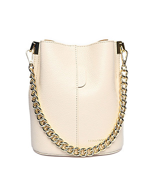 Малка светлобежова кожена чанта Andrina снимка