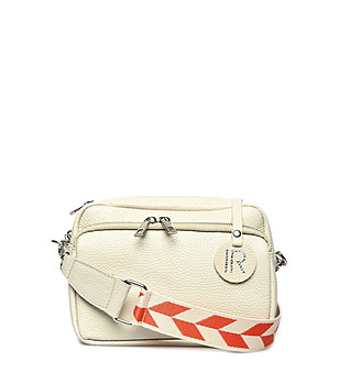 Светлобежова дамска чанта от естествена кожа Saruni снимка