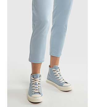 Светлосини високи дамски кецове снимка