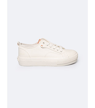 Светлобежови дамски кецове снимка