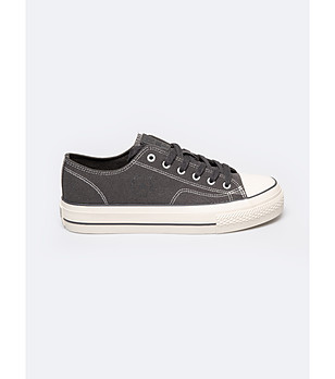 Мъжки сиви кецове снимка