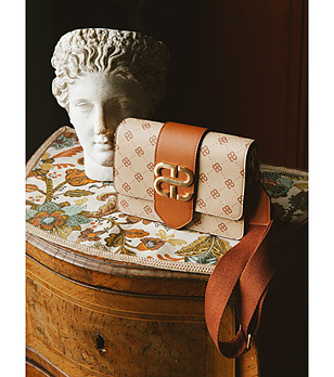 Дамска чанта в бежово и коняк Elorina снимка