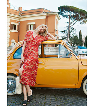 Червена рокля с флорален принт PAREGI снимка