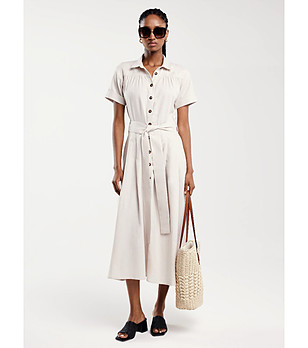 Светлобежова рокля с лен OKIRE снимка