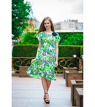 Многоцветна лятна рокля с принт снимка