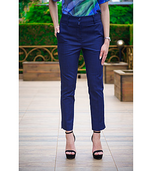 Дамски тъмносин панталон с памук снимка