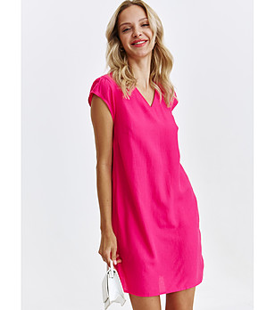 Рокля в циклама снимка