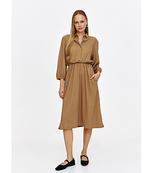 Рокля в кафяво снимка