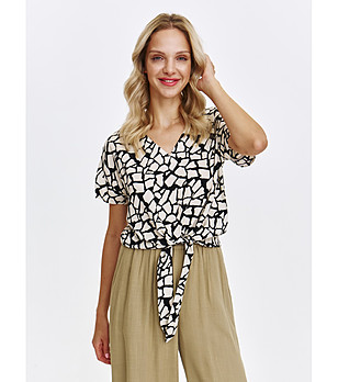 Дамска блуза в черно и екрю снимка