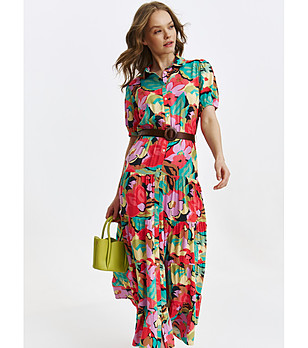 Дълга многоцветна рокля снимка