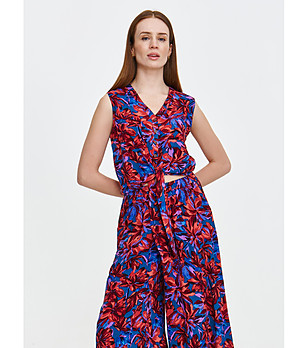 Топ с принт в червено и синьо снимка