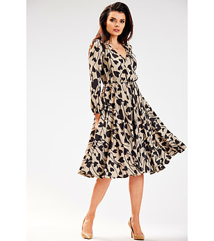 Рокля в бежово и черно на сърца Veronique снимка