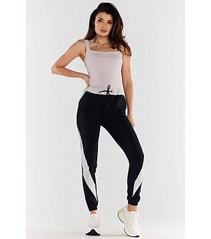 Спортно долнище в черно и бежово Ines снимка