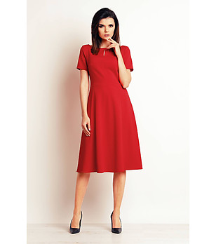 Червена рокля с къс ръкав снимка