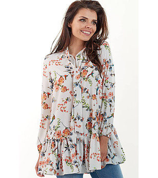 Дамска блуза в екрю с принт Dili снимка