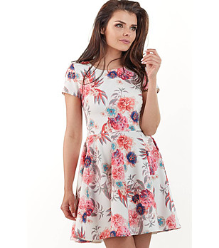 Рокля с флорален принт в розово снимка