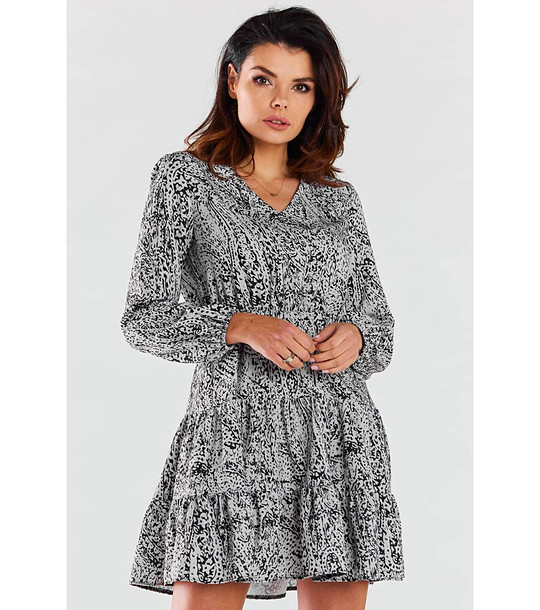 Къса клоширана рокля в екрю и черно снимка