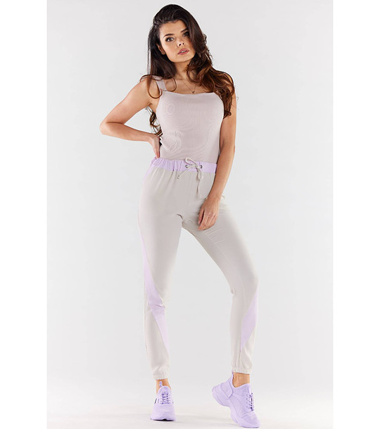 Спортно долнище в бежово и виолетово Ines снимка