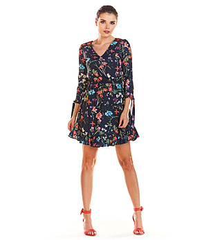 Тъмносиня рокля с флорален принт снимка