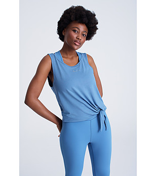 Син топ с ефектен дизайн снимка