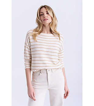 Дамска блуза в бежово с контрастни линии снимка