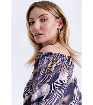 Дамска блуза с животински принт в лилави нюанси снимка