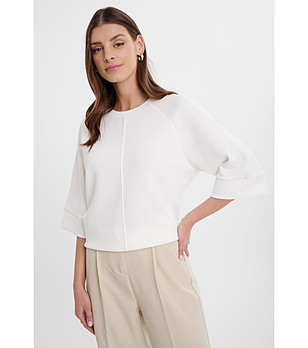 Овърсайз блуза в нюанс на бяло снимка