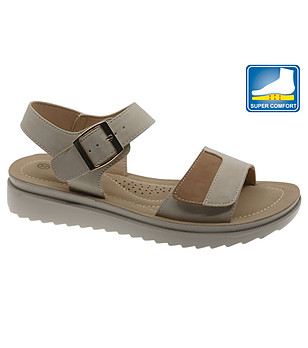 Дамски светлобежови сандали снимка