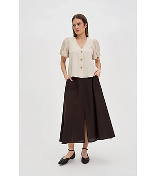 Светлобежоева дамска риза снимка