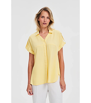 Дамска блуза в жълто снимка